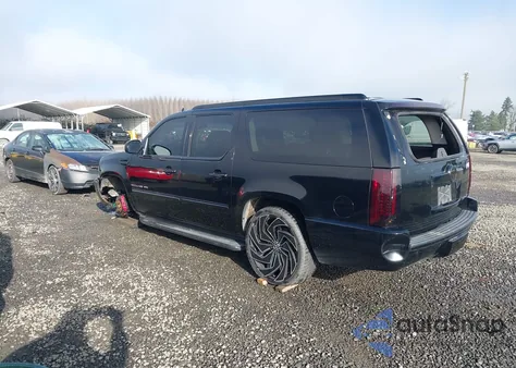 2013 Cadillac Escalade Esv Luxury z USA, uszkodzony, nr VIN 1GYS4HEF5DR116606